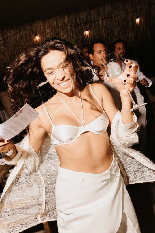 443_JIN_6071 dancing during her white party in Puglia
